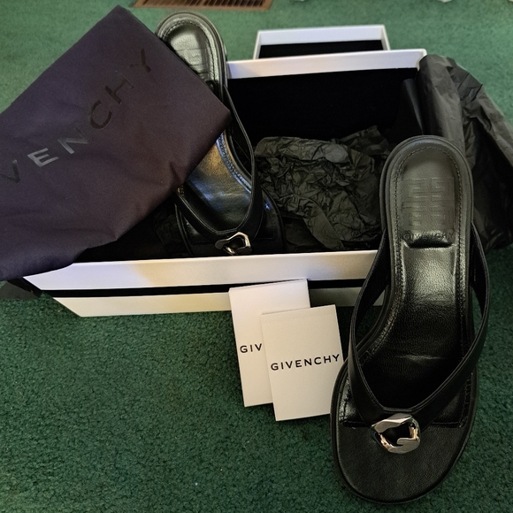 Shoes - Picture 13 of 14